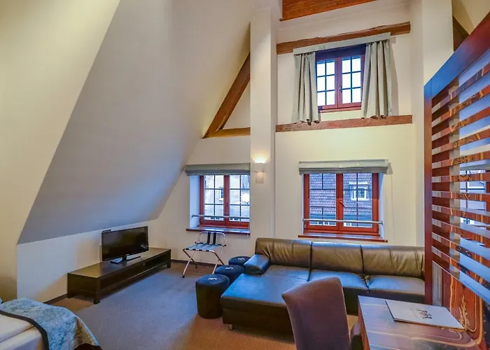 セレスティン レジデンス アパートホテル 4*