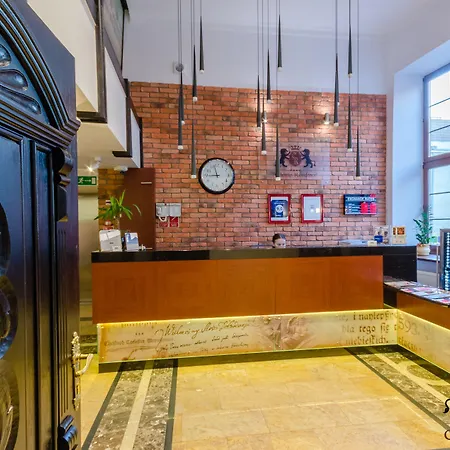 Celestin Hotel apartamentowy 4*