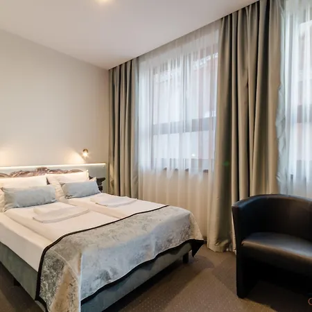 Celestin Apartmanhotel