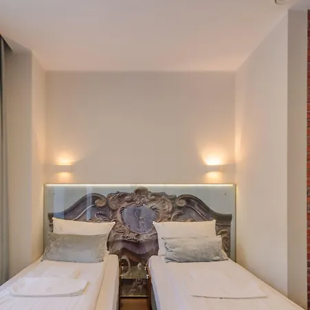 Celestin Hotel apartamentowy 4*