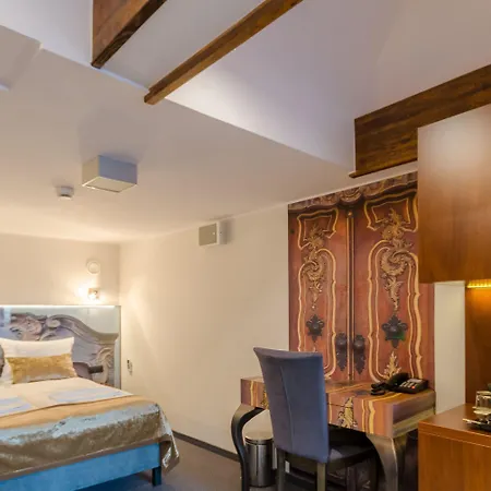 Celestin Aparthotel 4*