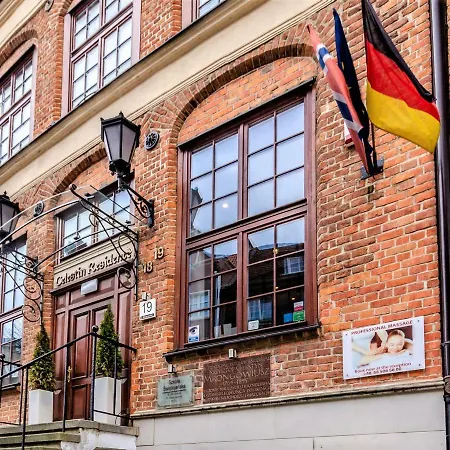 Hotel apartamentowy Celestin