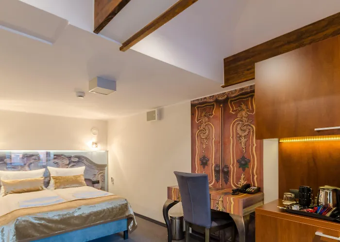 Celestin Aparthotel 4*