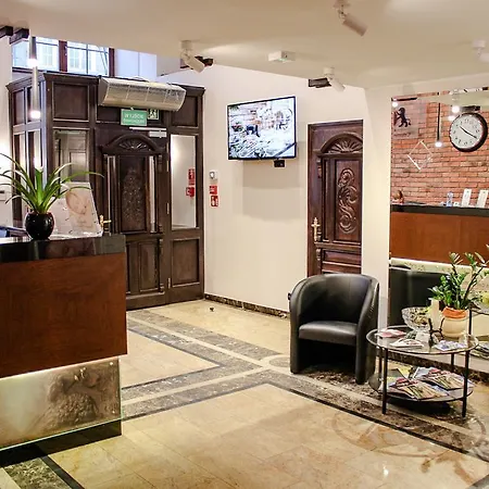 Celestin Aparthotel 3*