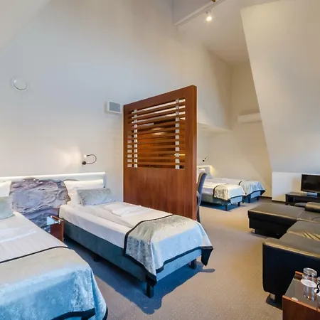 Aparthotel Celestin 3*